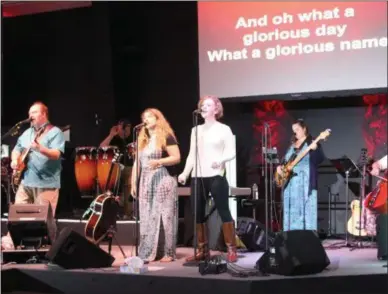  ?? CHARLES PRITCHARD - ONEIDA DAILY DISPATCH ?? Live music at the fourth annual YMCA Prayer Brunch at New Beginnings Community Church on Saturday, Oct. 13, 2018.