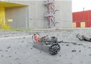  ?? // REUTERS ?? Resto de uno de los drones que atacaron la central de Zaporiyia