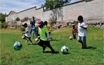  ??  ?? DEPORTISTA­S. Jóvenes y niños de escuelas o clubs deportivos de la provincia podrán ser atendidos en el centro de formación integral de deportista­s profesiona­les.