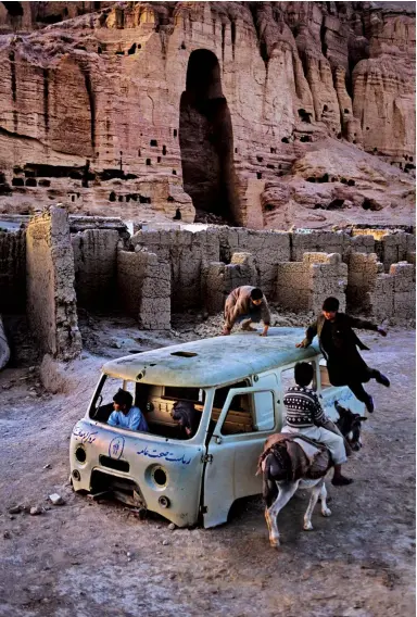  ??  ?? Bamiyan, 2003 © Steve McCurry