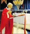  ??  ?? Le père Clavaguera a célébré la messe en l’honneur de Saint Laurent.