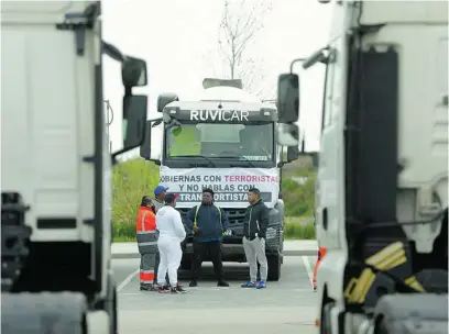  ?? JESÚS G. FERIA ?? Transporti­stas en huelga el pasado mes de marzo