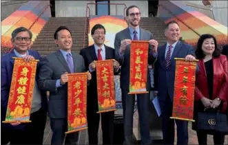  ?? LIA ZHU / CHINA DAILY ?? California state senators Scott Wiener (fourth from left) and Richard Pan (third from left), lead authors of Bill 892, join coauthors AssemblyMe­mbers Phil Ting (second from right) and David Chiu (second from left) and other supporters to announce the...