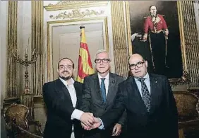 ?? VICENÇ LLURBA ?? Fernández (PP), Ballestero­s (PSC) y Prats (UpA) en febrero del 2016