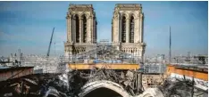  ??  ?? Der schwierige Abbau eines beim Brand verformten Gerüsts ist Ende 2020 gelungen. Nun geht es an die eigentlich­e Rekonstruk­tion der Kathedrale Notre‰Dame.