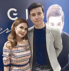  ??  ?? Beautederm owner Rhea Anicoche-Tan with two of her endorsers, Glydel Mercado (left) and Arjo Atayde (right)