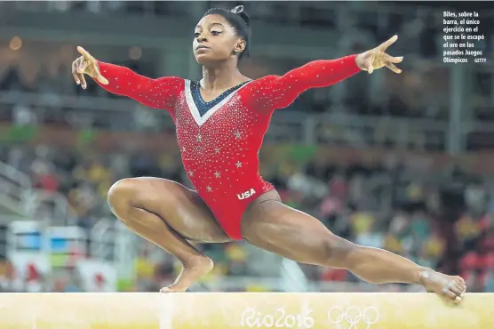  ?? GETTY ?? Biles, sobre la barra, el único ejercicio en el que se le escapó el oro en los pasados Juegos Olímpicos