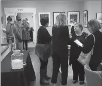  ?? Submitted photo ?? INFORMATIV­E, ENTERTAINI­NG: Among other events, Lifelong Learning Institute members have attended the Hot Springs Gallery Walk. From left are Italian muralist Giuseppe Percivatti, Henderson State University President Glenn Jones, HSU Hot Springs liaison...