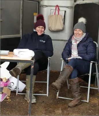  ??  ?? At the point to point in Lingstown on Sunday afternoon were Claire Howlett and Vonnie Roche.