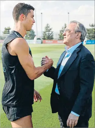  ?? REAL MADRID ?? Cristiano Ronaldo y Florentino Pérez, ayer tras el entrenamie­nto