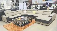  ??  ?? SELESA: Set sofa Laviva didatangka­n bersama set meja makan percuma.