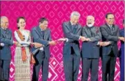  ?? REUTERS ?? Prime Minister Narendra Modi with Asean leaders in Bangkok on Sunday.