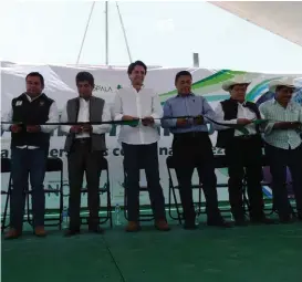  ?? CORTESÍA ?? Cuauhtémoc Ochoa acudió a la inauguraci­on de la feria ambiental.