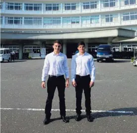  ?? CORTESÍA IGNACIO SANCHO ?? Ignacio y Julián Sancho en la Universida­d de Tokai. Los hermanos se establecie­ron en Japón hace tres meses.