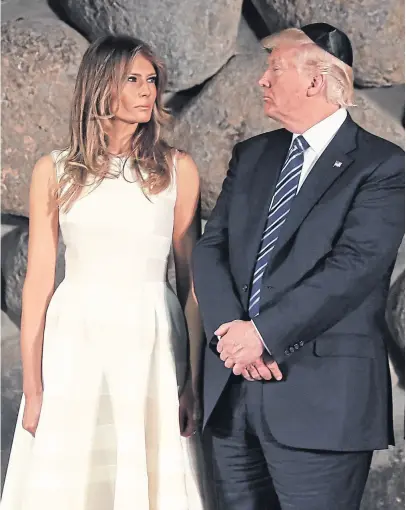  ?? Ap ?? Melania y Donald Trump, ayer, en el Museo del Holocausto en Jerusalén