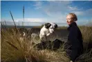  ?? ?? Swinton at Kingsteps Beach, with her Springer Spaniels Snowbear, Dora and Rosy. Photograph: Murdo MacLeod/The Guardian
