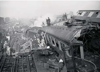  ??  ?? CARNAGE: The scene following the triple train crash at Harrow and Wealdstone station on October 8, 1952