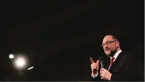  ?? Foto: Christian Charisius, dpa ?? Martin Schulz hat Angela Merkel attackiert – jetzt schlägt die Union zurück.