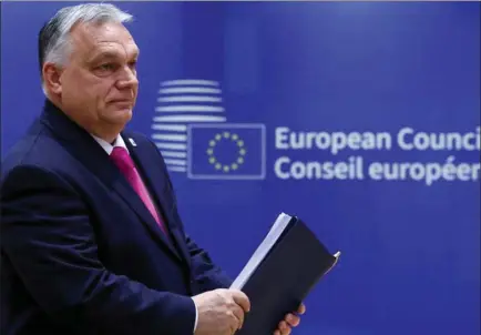  ?? ?? EU fik skovlen under Viktor Orbán – i hvert fald i denne omgang. Hvordan han tager sig betalt for at gå i takt med flertallet i EU, er endnu uvist. Arkivfoto: Yves Herman/Reuters