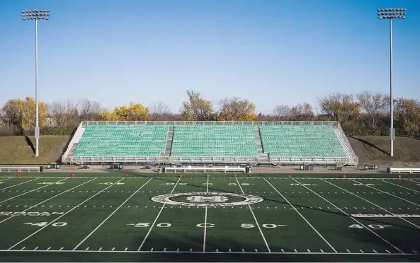  ?? PHOTOS: KAYLE NEIS ?? New seats on the east side of SMF Field are part of ambitious plans that will move the facility beyond football and softball and into sports such as track and speedskati­ng.