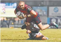  ??  ?? Poacher: Simon Zebo scores for Munster