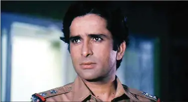  ??  ?? Shashi Kapoor was honoured with the Dadasaheb Phalke Award for his contributi­on to Indian cinema.