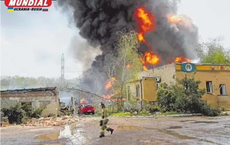  ?? REUTERS ?? Los bombardeos en el este de Ucrania se recrudecie­ron en la zona prorrusa de Donetsk