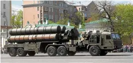  ?? —AFP ?? STATE OF THE ART The missile launcher of the Russian S-400 defense system on parade in Moscow.