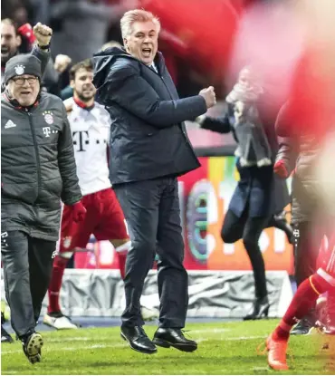  ?? Foto: imago/ActionPict­ures ?? Selten so erfreut von einem Remis wie am Samstag: Bayern-Trainer Carlo Ancelotti