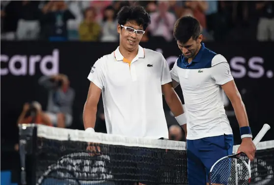  ?? Bild: ANDY BROWNBILL ?? UTSLAGEN. Och det var en liten skräll när sydkoreans­ke Chung Hy-eon tog sin andra meriterand­e skalp i Australian Open och slog ut den – visserlige­n armbågsska­dade, men ändå – serbiske Novak Djokovic i tre raka set.
