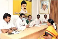  ??  ?? DMDK’s aspiring candidates being interviewe­d