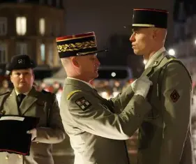 « Charlevill­e, voici ton régiment ! » - PressReader