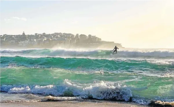  ??  ?? ICONIC BEACH: Bondi Beach, 6.56am, iPhone XS Max, native camera.