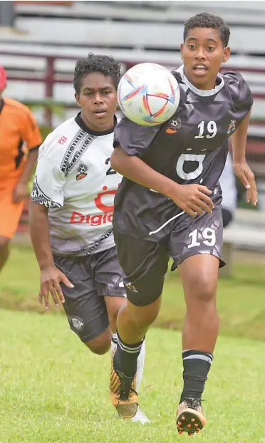  ?? Photo: Ronald Kumar ?? Ba’s Sereana Naweni on attack against Suva during during the Digicel Womens IDC at Ratu Cakobau Park, Nausori, on November 18, 2022. Ba won 7-2.