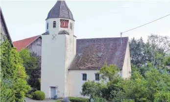  ?? FOTO: WOLFGANG FATH ?? Am Dachgebälk der evangelisc­hen Kirche in Neubronn nagt der Zahn der Zeit.