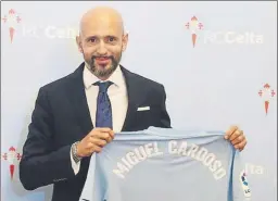  ?? FOTO: CELTA DE VIGO ?? Miguel Cardoso En su presentaci­ón como nuevo entrenador del Celta