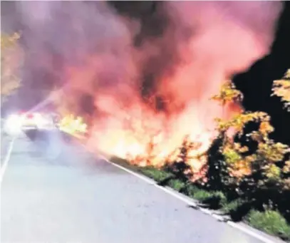  ?? SOUTH WALES POLICE ?? One person has been arrested after a police chase which resulted in this car fire in Llanwonno