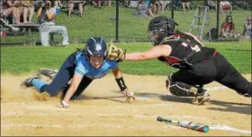  ?? GENE WALSH — DIGITAL FIRST MEDIA ?? North Penn’s Jamie Beer touches home plate before Coatesvill­e’s Kelsey McIntyre can tag her Friday.