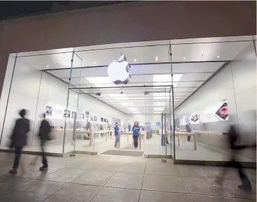  ??  ?? Τα καθαρά κέρδη για την Apple το δεύτερο τρίμηνο του οικονομικο­ύ έτους 2016-2017 και όλη την γκάμα προϊόντων και υπηρεσιών ανήλθαν σε 11,03 δισ. δολ., εν συγκρίσει με τα 10,52 δισ. δολ. το ίδιο διάστημα πριν από ένα χρόνο.