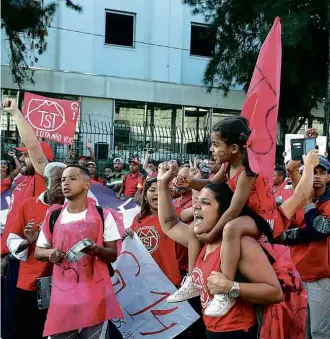  ?? Jorge Araújo/Folhapress ?? Protesto contra Temer durante evento do presidente em São Paulo nesta quarta-feira (4)