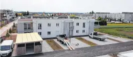  ??  ?? Das „Haus der Energiezuk­unft“mit Fotovoltai­kanlage auf dem Dach