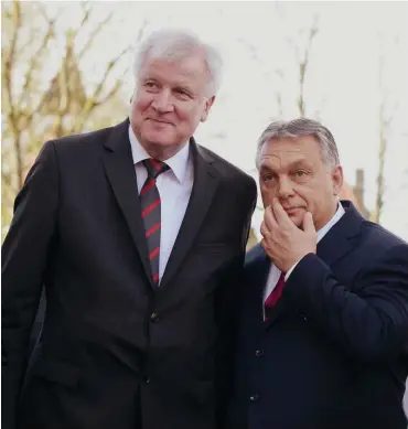  ?? Foto: dpa/Andreas Gebert ?? Horst Seehofer und Viktor Orban