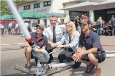  ?? SZ-FOTO: KHB ?? Die Munderking­er Feuerwehr präsentier­t sich ihren Gästen.