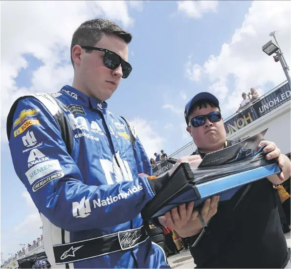  ?? BRIAN LAWDERMILK/GETTY IMAGES ?? Alex Bowman replaced Dale Earnhardt Jr. at Hendrick Motorsport­s and is on the pole for Sunday’s Daytona 500.