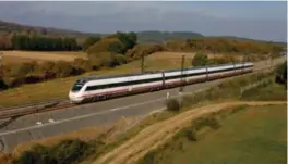  ?? RENFE ?? Det er Spanias lengste ekspressto­g. Linjen strekker seg hele veien fra Barcelona i Catalonia til Cádiz i Andalucia, en reise på 13 timer og 1300 kilometer.
