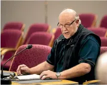  ?? ANDY JACKSON/STUFF ?? Vaughan Watson from Taranaki Racing Inc laying down the law to the New Plymouth District Council over the racecourse land lease.