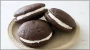  ?? JOE KELLER/AMERICA’S TEST KITCHEN VIA ASSOCIATED PRESS ?? This photo provided by America’s Test Kitchen shows whoopie pies in Brookline, Mass.