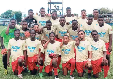  ??  ?? The Manning Cup team, led by captain Deandre Folks (front row, second right).