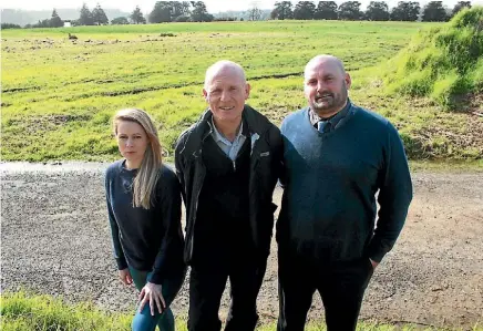  ?? PHOTO: AMY BAKER/FAIRFAX NZ ?? Petition committee members Kirsty Long, Grant Dixon and Geoff Polyglase.