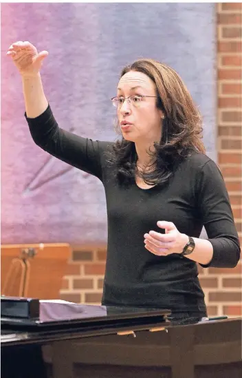  ?? FOTO: SUSANNE DIESNER/TONHALLE ?? Marieddy Rossetto, die gebürtige Brasiliane­rin, hat den Städtische­n Musikverei­n 18 Jahre lange geleitet. Jetzt sucht der Chor einen Nachfolger für seine Dirigentin.